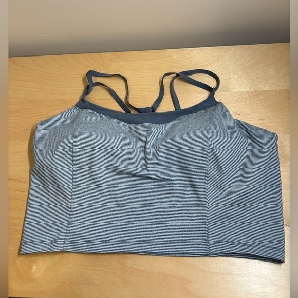 Crop Top Striped Sports Bra - Picture 1 of 5